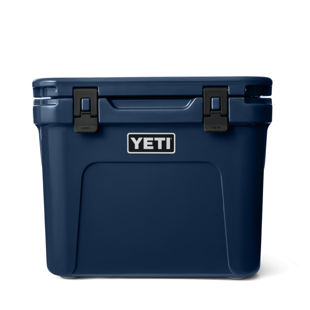 Roadie 32 Wheeled Cooler - Navy