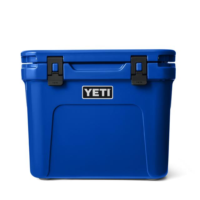 Roadie 32 Wheeled Cooler - Royal Blue